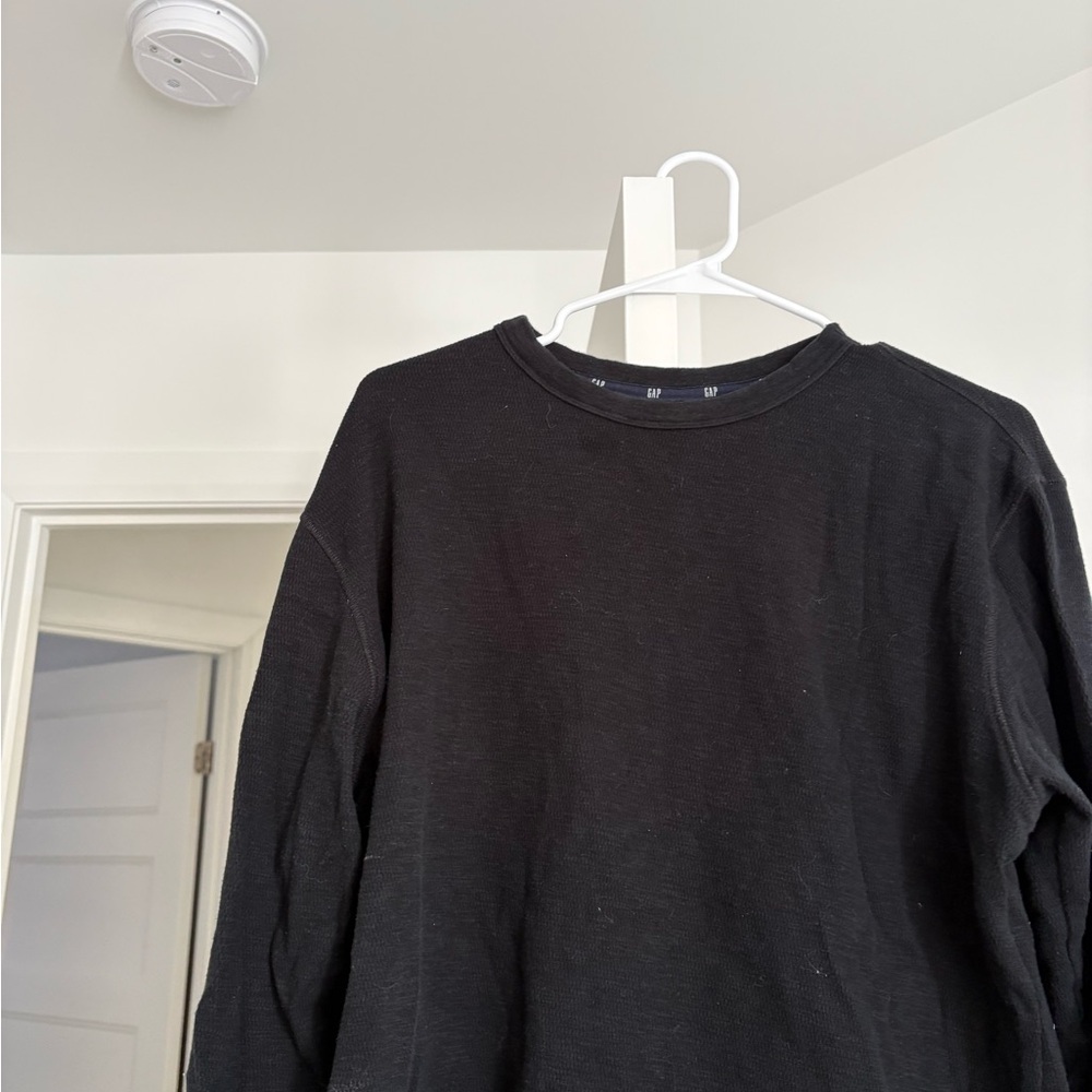 GAP Men's Long Sleeve Black Tee